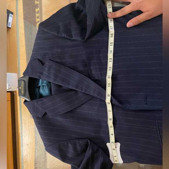 Charles Tyrwhitt Pin stripe Navy suit - Picture 8 of 9